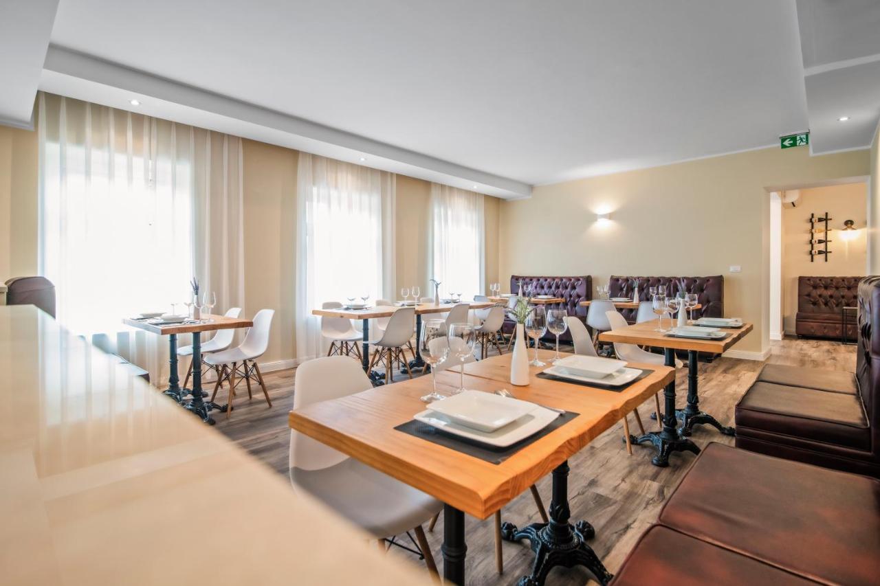 דוברובו Toscanina Garni Hotel מראה חיצוני תמונה