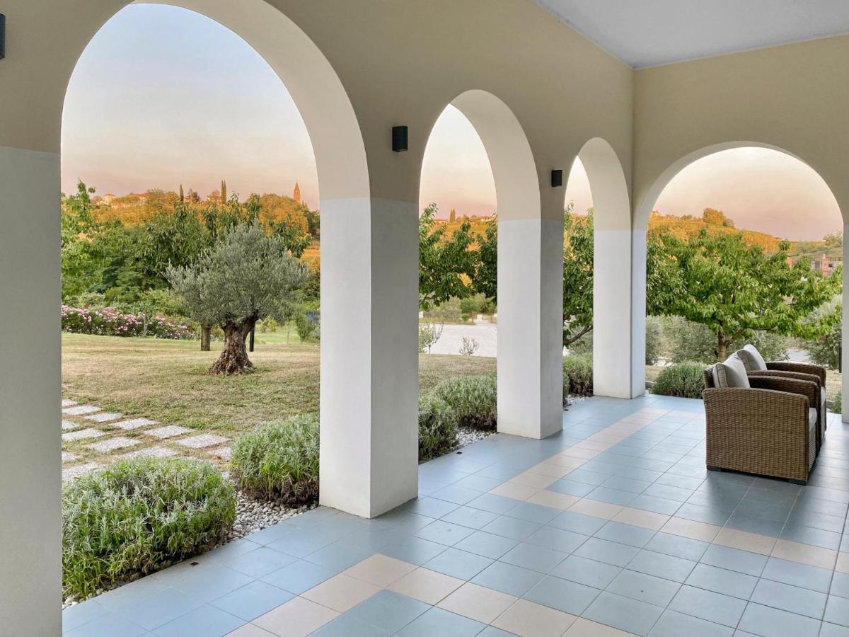 דוברובו Toscanina Garni Hotel מראה חיצוני תמונה