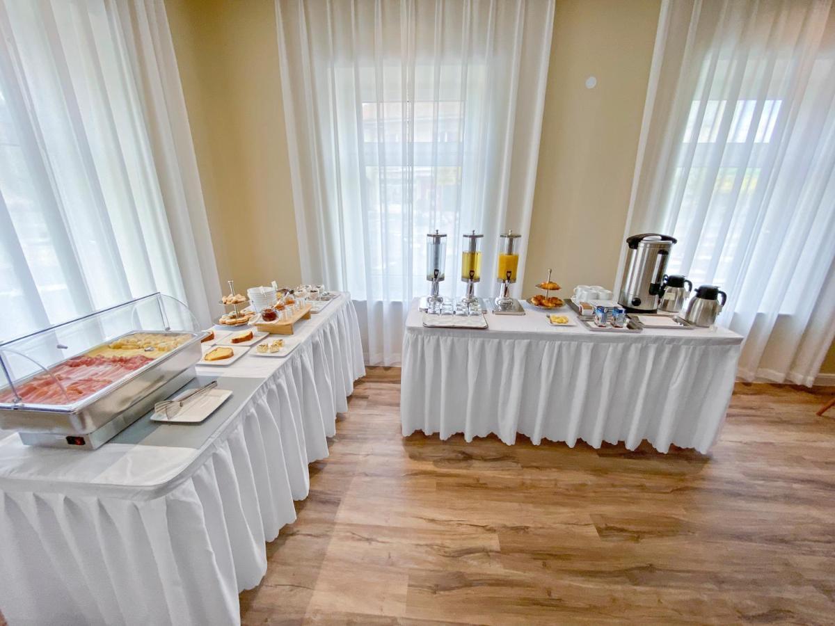 דוברובו Toscanina Garni Hotel מראה חיצוני תמונה